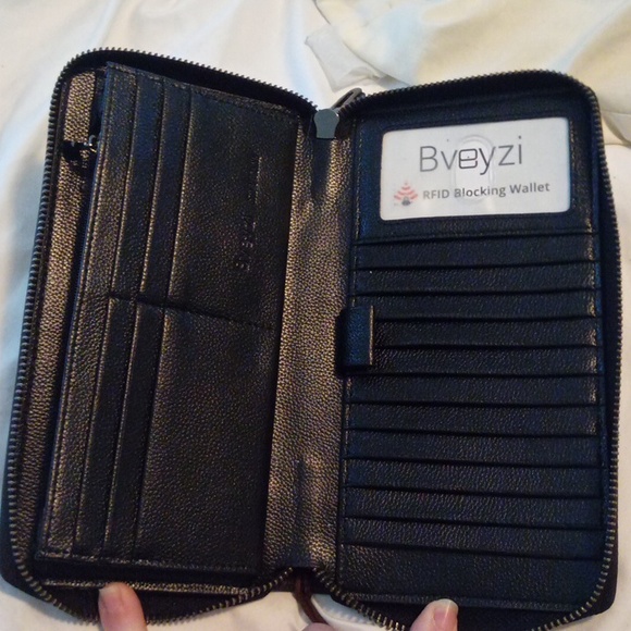 Bvbyzi RFID blocking faux leather wallet wristlet - Picture 2 of 10